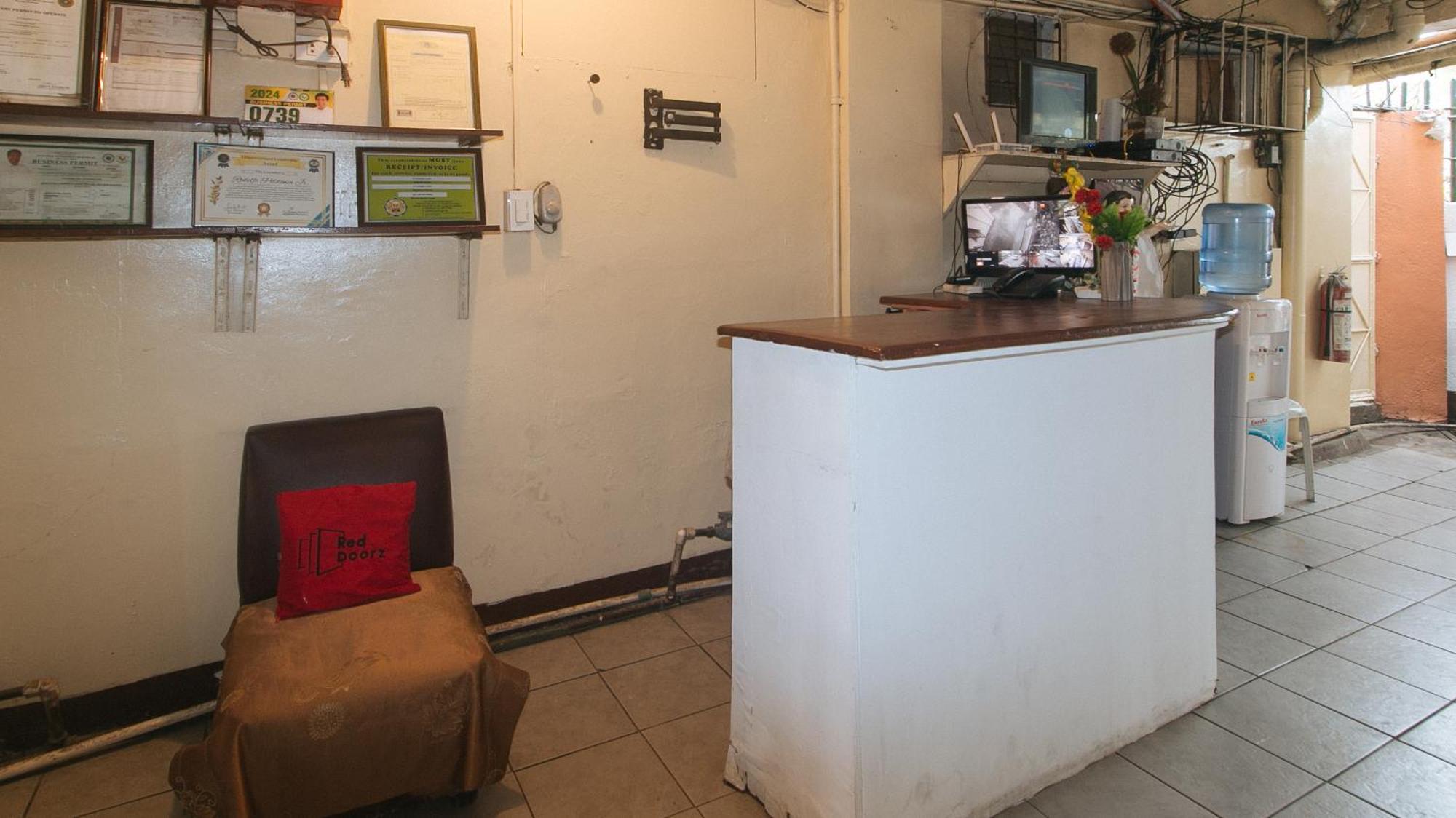 Reddoorz At City Stay Inns Marilao Lias Екстериор снимка